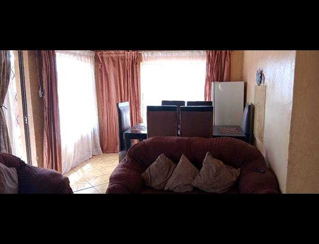 3 BEDROOM HOUSE FOR SALE IN BEVERLEY HILLS